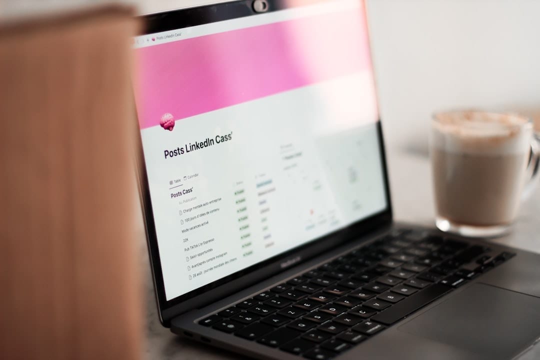 Comparison chart of social media scheduler alternatives to Hootsuite